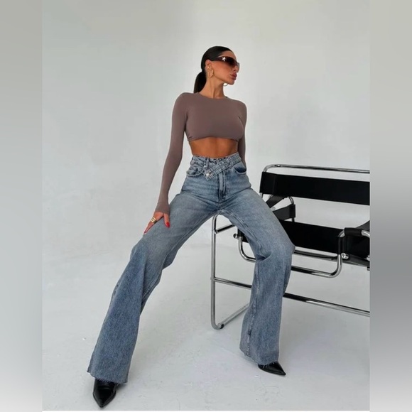 Piral Cross Belt Wide Leg Denim - Picture 4 of 9